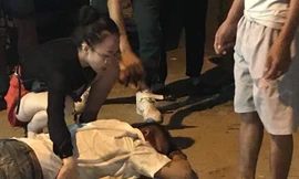 Anh Tiến nằm bất tỉnh sau sự việc.