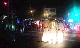 Lực lượng chức năng làm nhiệm vụ đảm bảo an minh trật tự trong vụ việc.