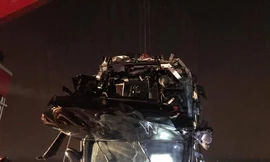 Chiếc ô tô bị hư hỏng nặng.