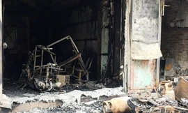 Nhiều tài sản bị thiêu rụi trong ngôi nhà 4 tầng ở Đặng Tiến Đông