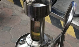 Cận cảnh kiểm tra cửa hàng xăng bị tố đổ sai 10 lít