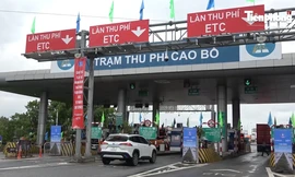Cận cảnh thu phí không dừng ETC tại cao tốc Cầu Giẽ - Ninh Bình