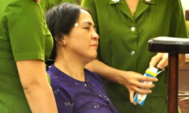 Vợ nhà báo khai 'lỡ tay' đốt chồng