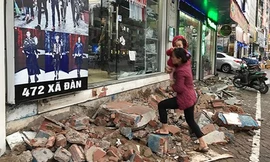 Trong việc phá dỡ bậc tam cấp, một số đơn vị cứng nhắc