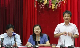 Lãnh đạo Sở Y tế Hà Nội trả lời báo chí ngày 24-7. Ảnh: Tuấn Nguyễn