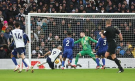 Leicester lội ngược dòng trên sân Tottenham 
