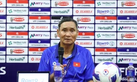 HLV Mai Đức Chung nhắc nhở tuyển nữ Việt Nam không chủ quan sau đại thắng 6-0 trước UAE 