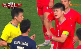 Đội trưởng Duy Mạnh tiết lộ cuộc nói chuyện đặc biệt với Supachok về pha làm bàn thiếu 'fair-play' 