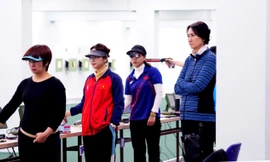 Cú ‘bắt tay’ lịch sử