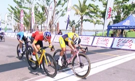 Nguyễn Thị Thật thua đối thủ nửa bánh xe