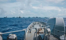 Tàu HMNZS Te Kaha của New Zealand trong một cuộc tập trận gần Philippines Ảnh: NZDF 