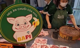Sản phẩm heo ăn chuối thương hiệu Bapi của HAGL tại Bapi Food ảnh: Lê Anh