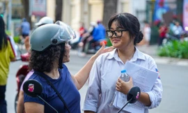 Học sinh thi tuyển sinh lớp 10 tại Hà Nội vừa qua Ảnh: ĐỨC NGUYỄN 