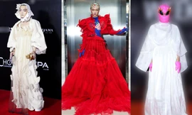 TikToker Phạm Thoại luôn xuất hiện trên thảm đỏ với trang phục lố lăng