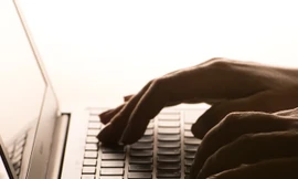 Mối đe dọa xuất hiện trong các mô hình AI không có biện pháp kiểm soát an toàn hoặc bị tấn công.