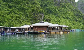 Làng chài cổ đẹp nhất thế giới đang chìm dần trên vịnh Hạ LongẢnh: Hoàng Dương