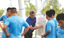 HLV Troussier đối diện nhiều thử thách khi ngồi vào chiếc “ghế nóng” ông Park Hang-seo để lạiảnh: Anh Đoàn 