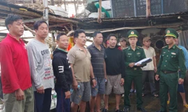 Chìm tàu câu mực, 5 người chết và mất tích: Làng biển lại nhói đau 