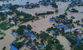 Nhiều khu dân cư ở TP Thái Nguyên bị ngập sâu trong mưa lũ hồi tháng 9/2024 Ảnh: Hoàng Mạnh Thắng