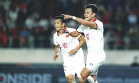 Tấn Tài ngày càng nổi bật bên hành lang cánh đội tuyển Việt Nam Ảnh: Hữu Phạm 