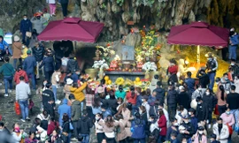 Đông đảo du khách thập phương đổ về các lễ hội lớn là kịch bản được dự báo trước Ảnh: TRỌNG TÀI