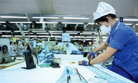 Theo Bộ KH&ĐT, các đợt dịch bùng phát khiến doanh nghiệp vốn bị tổn thương lại càng trở nên khó khăn hơn bao giờ hết (Ảnh: VGP) 