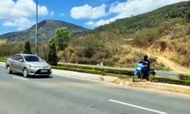 Xe máy băng ngang cao tốc 