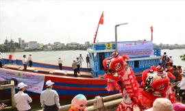 Lễ bàn giao tàu cá cho Nghiệp đoàn nghề cá An Hải ảnh: p.v 