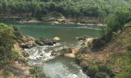 Sông Mã đoạn chảy qua Hòa Bình từng ghi nhận ô nhiễm do xả thải trộm Ảnh: Nguyễn Hoài