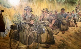 Tranh vẽ tái hiện hình ảnh đội quân xe đạp thồ vận chuyển hậu cần đảm bảo cho Chiến dịch Điện Biên Phủ