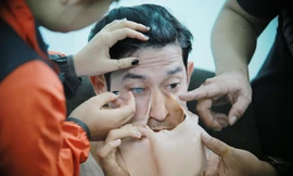 Đổ máu, động thai, ăn tát vì… đóng phim 