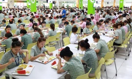 Cải cách tiền lương hướng tới mục tiêu tiền lương tối thiểu đáp ứng mức sống tối thiểu của công nhân và gia đình họ. Ảnh minh họa: PT