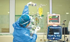 Từng phút giây níu giữ sinh mệnh người bệnh