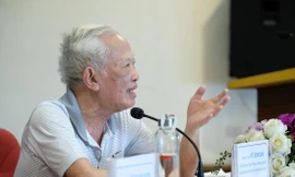 Nguyên Phó Thủ tướng Chính phủ Vũ Khoan chia sẻ tại tọa đàm “Bảo vệ nền tảng tư tưởng của Đảng” Ảnh: Hoàng Mạnh Thắng