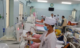 Nhiều bệnh viện tại TPHCM đang gặp không ít khó khăn trong mua sắm thiết bị y tế phục vụ bệnh nhân ảnh: Vân Sơn 