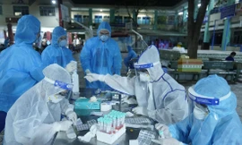 Tổng cộng khoảng 40.000 nhân viên y tế đã tham gia phòng chống đại dịch COVID-19 tại TPHCM Ảnh: Phạm Nguyễn 