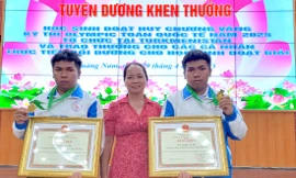 Trí Hiền, Trí Hậu hạnh phúc trong vòng tay mẹ sau khi “gặt vàng” trở về từ cuộc thi Toán học quốc tế