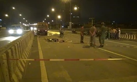 BẢN TIN ATGT: Xe máy 'găm' đuôi xe hút bụi, 2 thanh niên chết thảm