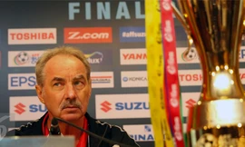 HLV Riedl vô duyên với chức vô địch giải Đông Nam Á, ba lần thua ở chung kết.