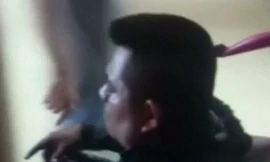 Dao cắm xuyên đầu nhưng Clever vẫn tỉnh táo.