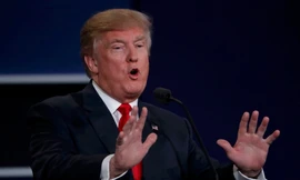 Ứng viên tổng thống Mỹ đảng Cộng hoà trong cuộc tranh luận trực tiếp hôm 19/10. Ảnh: Reuters.