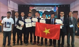 Đội tuyển Việt Nam dự Olympic quốc tế về Thiên văn học và Vật lý thiên văn.