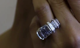 Rao bán nhẫn kim cương xanh 25 triệu đôla cho giới siêu giàu