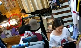 Người phụ nữ dàn cảnh để bé trai trộm iPhone 6 ở shop quần áo