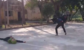 Nữ cảnh sát trình diễn tay không quật ngã kẻ sàm sỡ