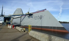 Tàu USS Zumwalt neo đậu tại cảng Baltimore, Mỹ. Ảnh: AFP.