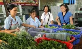 Hà Nội vận động dân thay đổi tập quán ăn uống mất vệ sinh