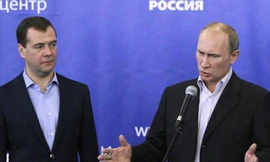 Tổng thống Dmitry Medvedev và Thủ tướng Vladimir Putin được dự đoán năm tới đổi vai cho nhau