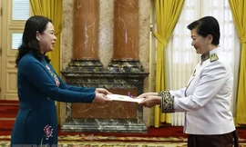 Hình ảnh Quyền Chủ tịch nước Võ Thị Ánh Xuân tiếp các đại sứ đến trình quốc thư