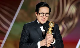 Tài tử gốc Việt vượt qua Brad Pitt, thắng giải Quả cầu Vàng